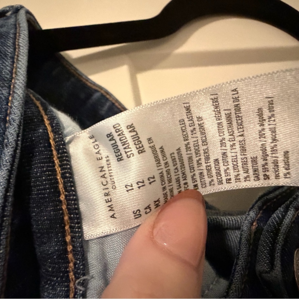 American Eagle Outfitters Dark Blue Flare Jeans - Picture 2 of 2